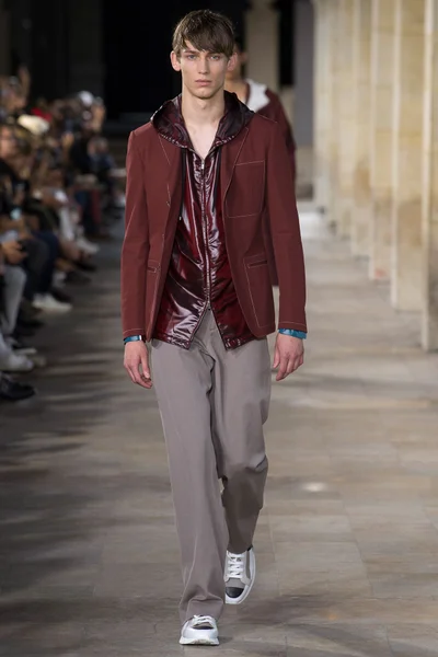 Look 1